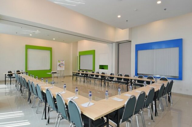 POP Hotel Kelapa Gading - Photo3