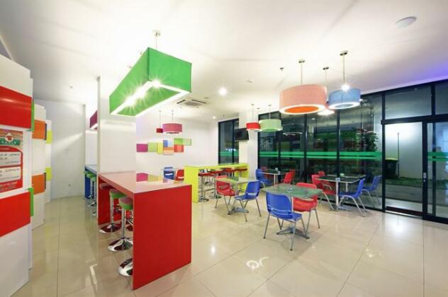 POP Hotel Tebet Jakarta - Photo4