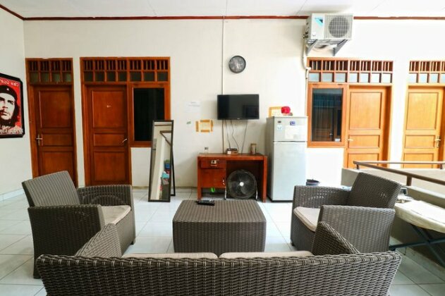 Premium Senen Guesthouse - Photo4
