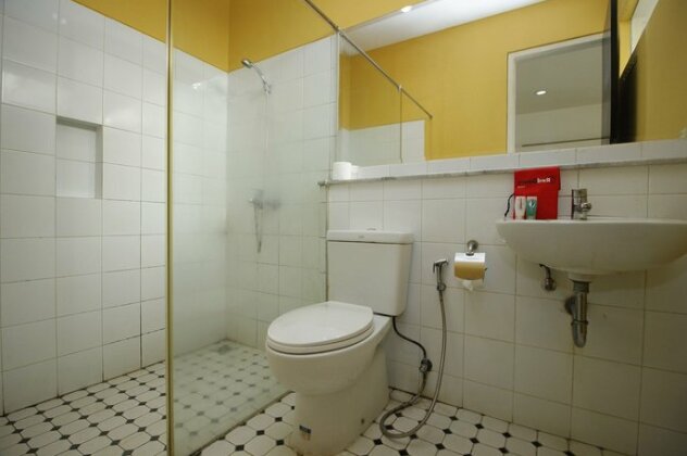 Reddoorz @ Ampera - Photo4