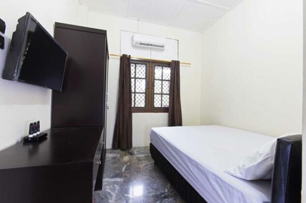 RedDoorz @ Cempaka Putih Barat - Photo5