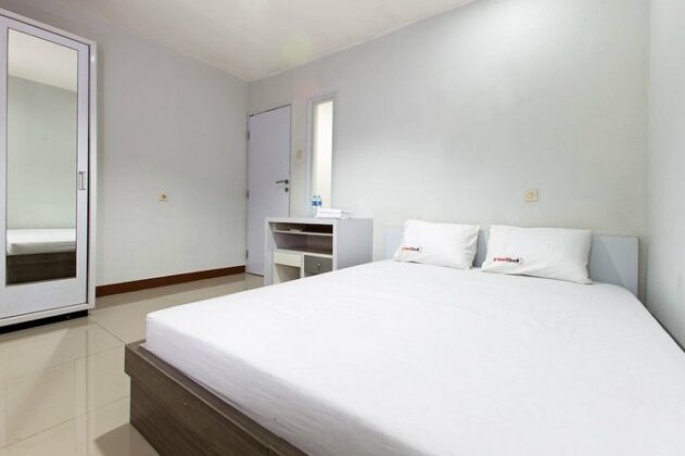 RedDoorz @ Cideng - Photo2