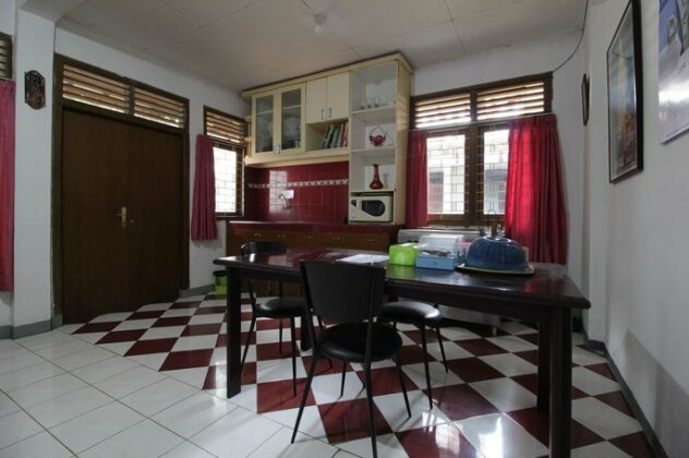 RedDoorz @ Jalan Bangka 2 - Photo3