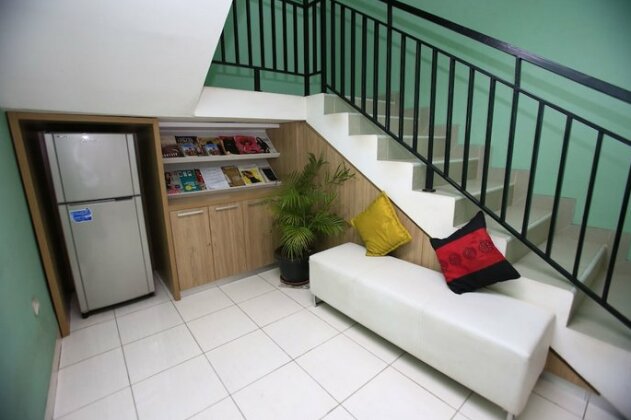 RedDoorz Karet Pedurenan - Photo3