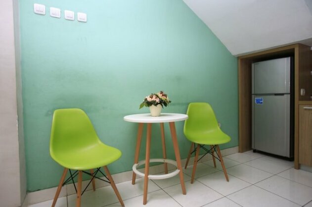 RedDoorz Karet Pedurenan - Photo4