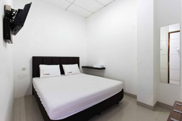RedDoorz @ Kemanggisan - Photo2