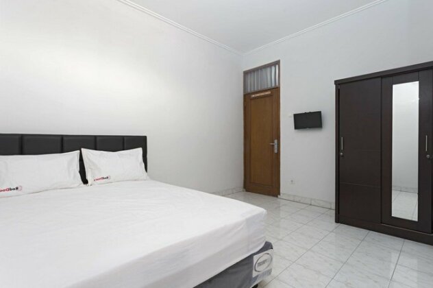 RedDoorz @ Kramat Pondok Pinang - Photo4
