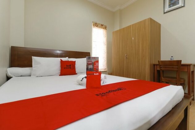 RedDoorz @ Kwitang - Photo2
