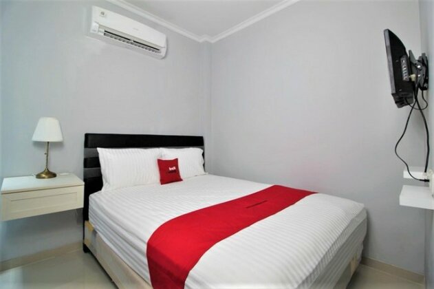 RedDoorz @ Meruya Selatan - Photo5