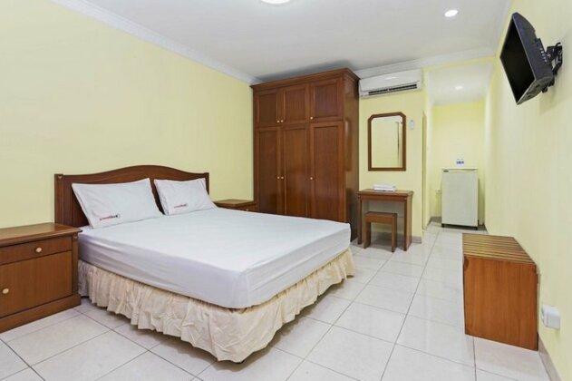 RedDoorz near Ciputra World Kuningan - Photo2