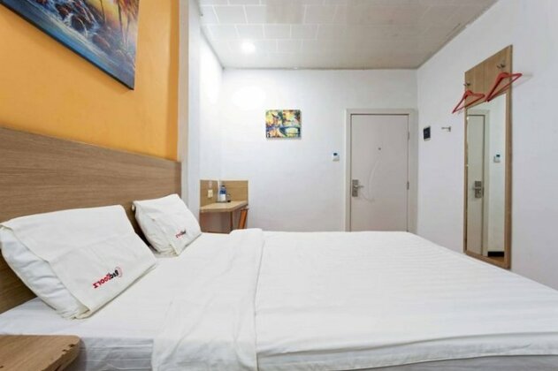 RedDoorz near Citraland Mall - Photo4