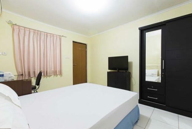 RedDoorz near Harmoni - Photo5