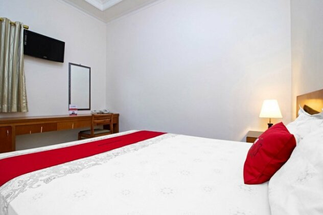 RedDoorz near ITC Kuningan - Photo4