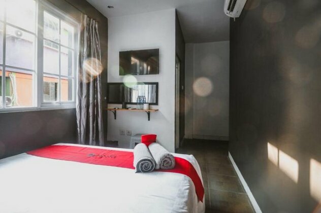RedDoorz near Lokasari Square Jakarta - Photo3