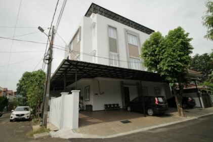 RedDoorz near Mall Kelapa Gading