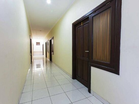 RedDoorz @ Near Mall Taman Anggrek - Photo3