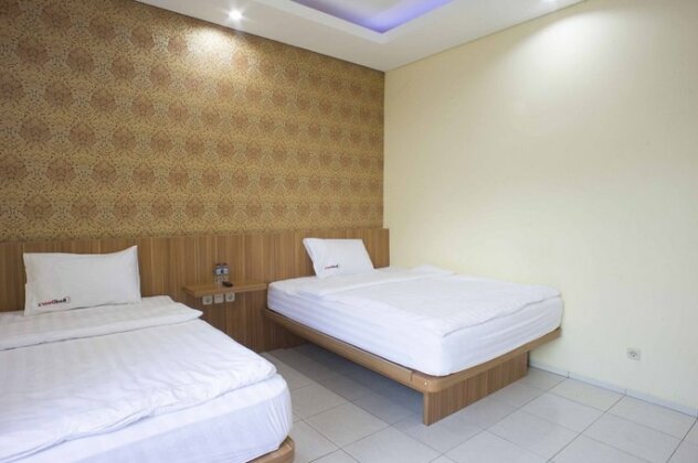 RedDoorz near Pasar Tanah Abang - Photo3