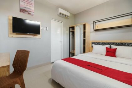 RedDoorz near Plaza Atrium Senen