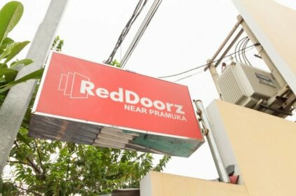 RedDoorz near Pramuka