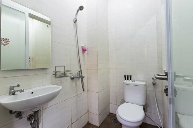 RedDoorz Near Thamrin City - Photo2