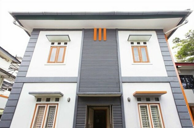 RedDoorz near TMP Kalibata
