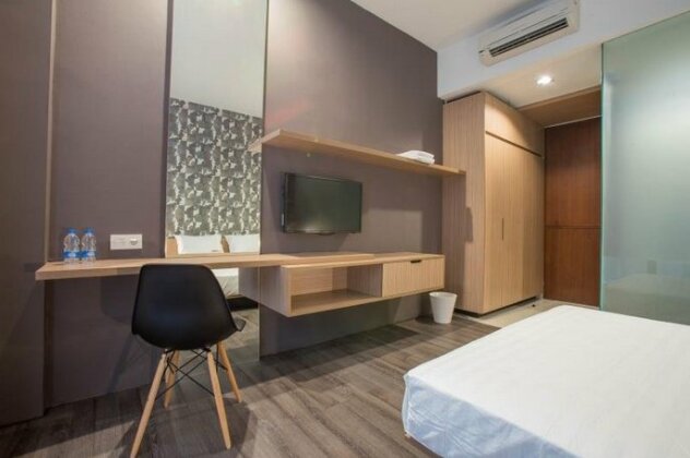 RedDoorz Near WTC Sudirman - Photo5