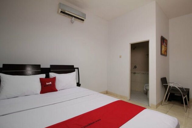 RedDoorz @ Pangeran Antasari 2 - Photo2