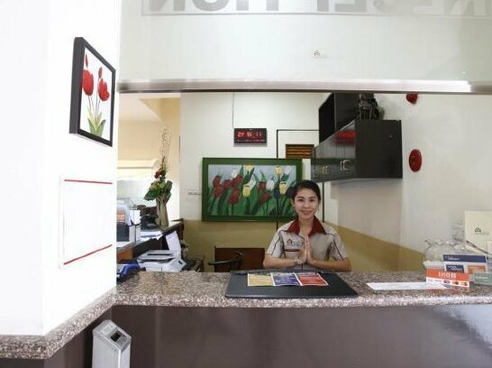RedDoorz @ Pejompongan - Photo2