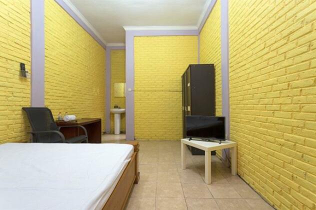 RedDoorz @ Penggilingan Cakung - Photo5