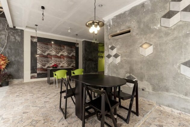RedDoorz Plus @ Cipete Damai - Photo2