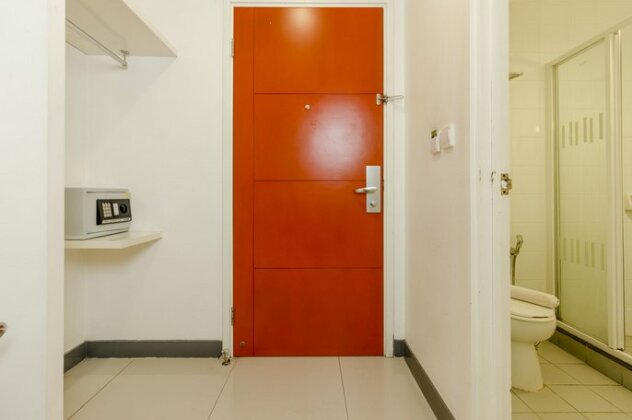RedDoorz Plus @ Glodok Plaza - Photo3