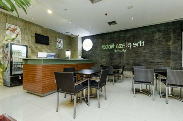 RedDoorz Plus @ Glodok Plaza - Photo5