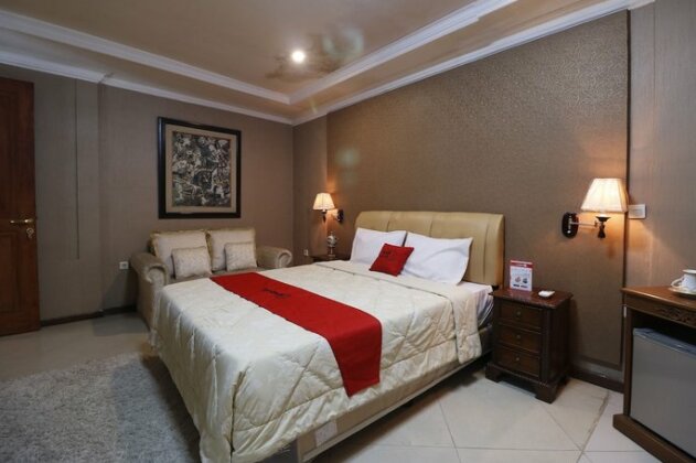 RedDoorz Plus @ Jalan Dharmawangsa - Photo3