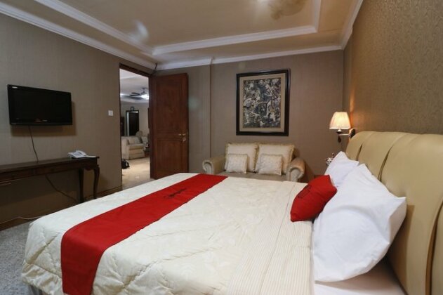 RedDoorz Plus @ Jalan Dharmawangsa - Photo4