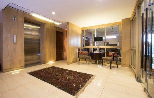 RedDoorz Plus @ Kebayoran Baru - Photo2