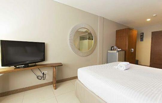 RedDoorz Plus @ Kebayoran Baru - Photo4