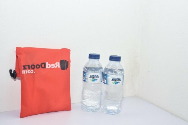RedDoorz Plus @ Kemayoran - Photo3