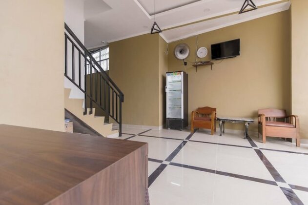 Reddoorz Plus @ Mampang Prapatan - Photo3