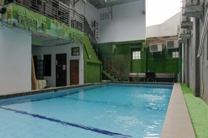 RedDoorz Plus near Budi Luhur University Jakarta