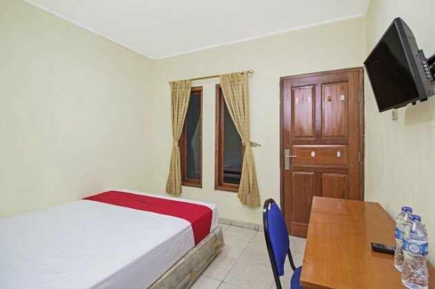 RedDoorz Plus near Ciputra World Kuningan 2 - Photo4