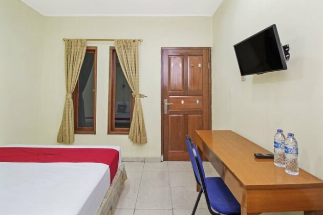 RedDoorz Plus near Ciputra World Kuningan 2 - Photo5