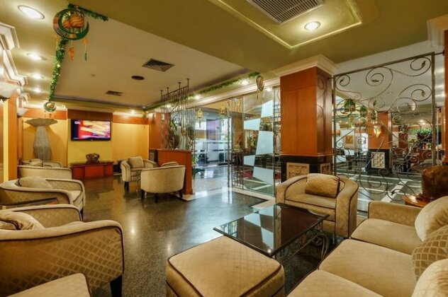 RedDoorz Plus near Dunia Fantasi Ancol - Photo5