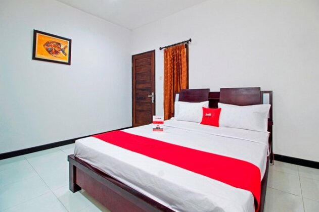 RedDoorz Plus Near ITC Fatmawati - Photo2