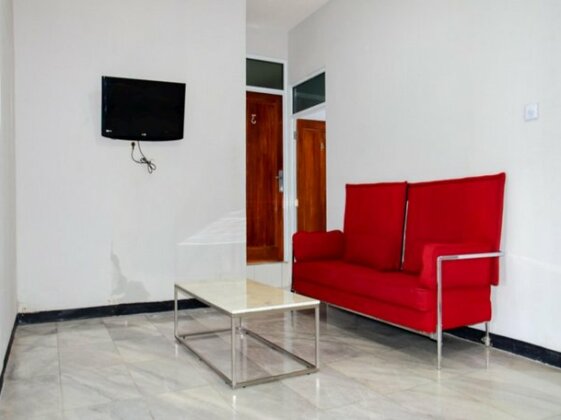 RedDoorz Plus near Mall Kelapa Gading - Photo4