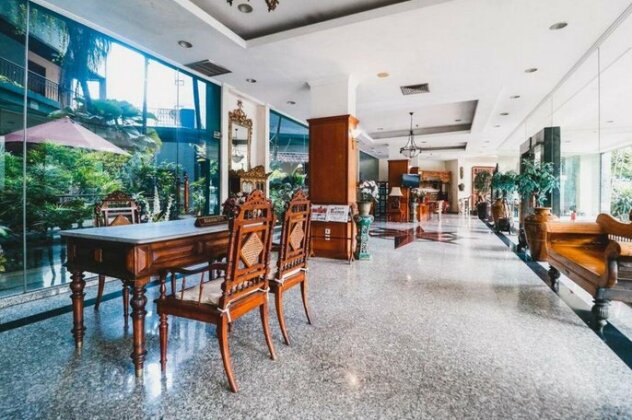 RedDoorz Plus near Monumen Nasional Jakarta - Photo3