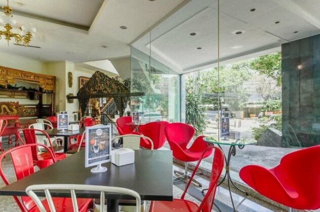 RedDoorz Plus near Monumen Nasional Jakarta - Photo5