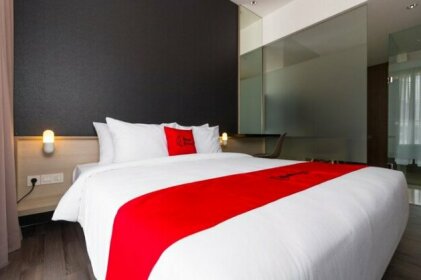 RedDoorz Plus near Perbanas