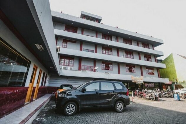 RedDoorz Plus near RSCM Jakarta - Photo2
