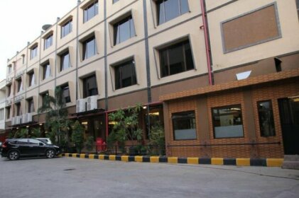 RedDoorz Plus near Soekarno Hatta Airport 2 Jakarta