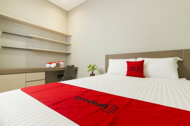 RedDoorz Plus @ Patal Senayan - Photo2